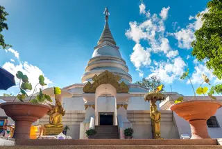 วัดพระธาตุผาเงา