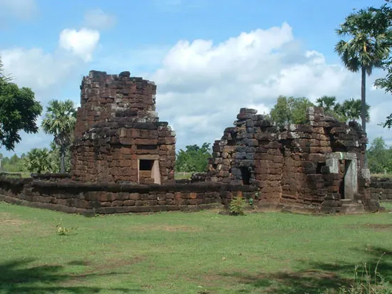 ปราสาทนางรำ