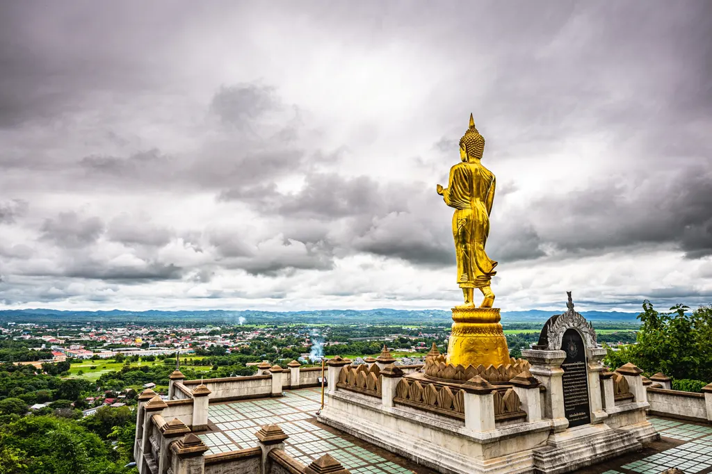 วัดพระธาตุเขาน้อย