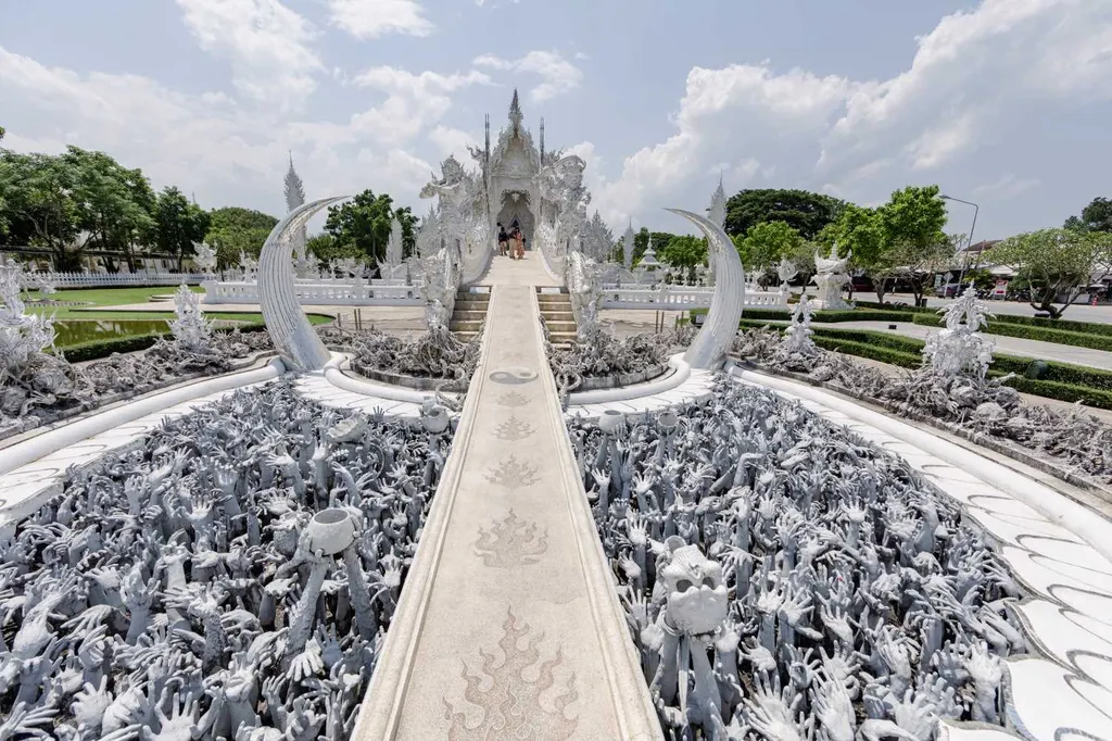 wat-rong-khun-chiang-rai