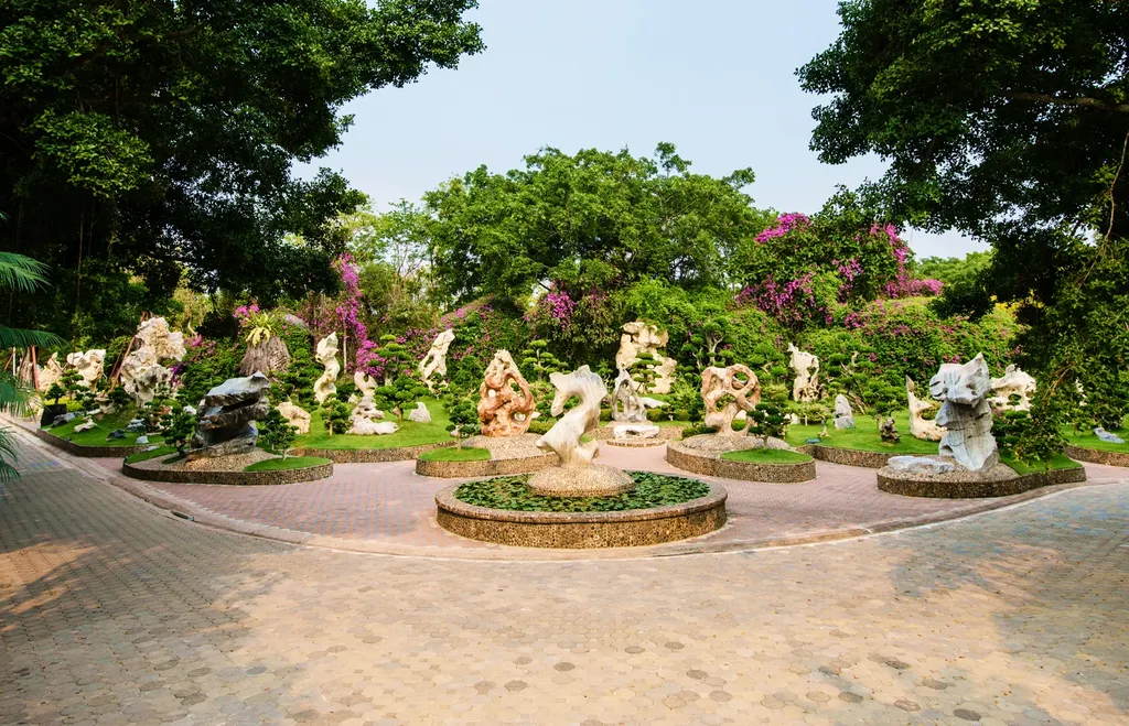 อุทยานหินล้านปีและฟาร์มจระเข้พัทยา