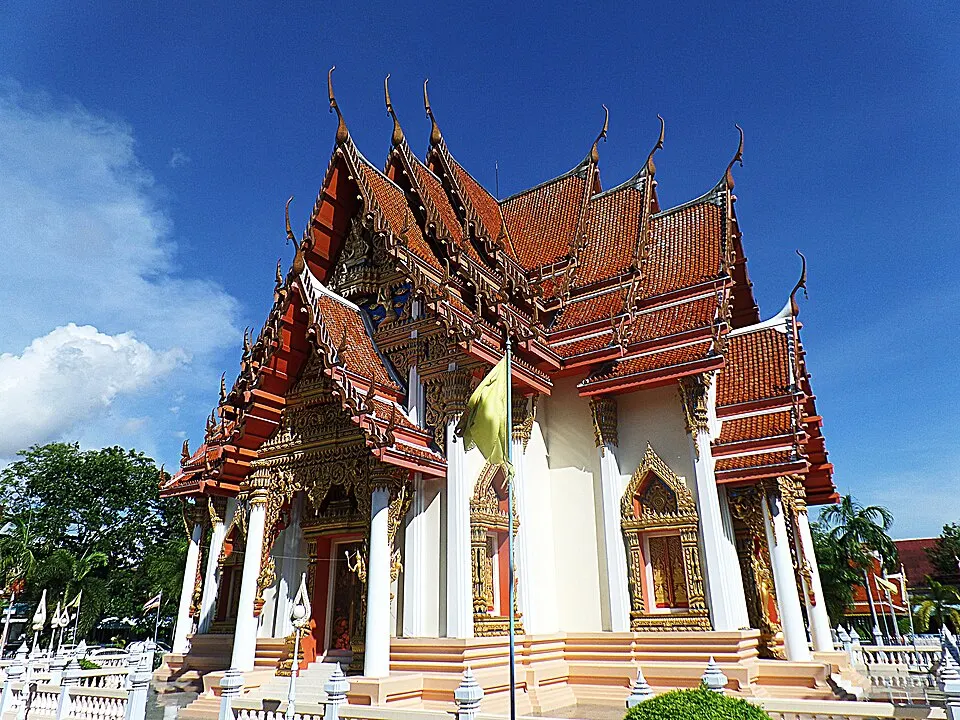 วัดลุ่มมหาชัยชุมพล
