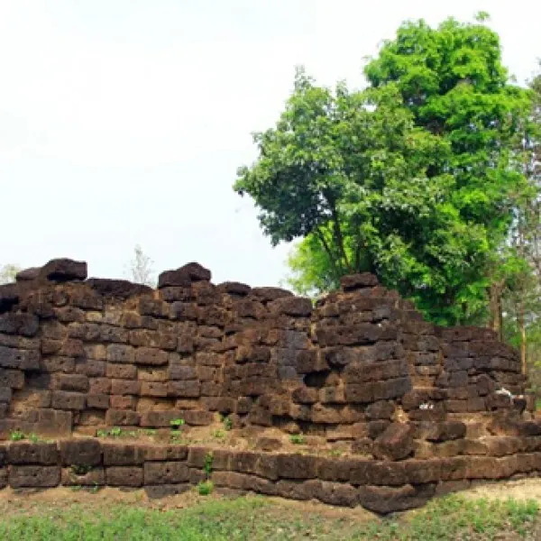 ปราสาทบ้านน้อย