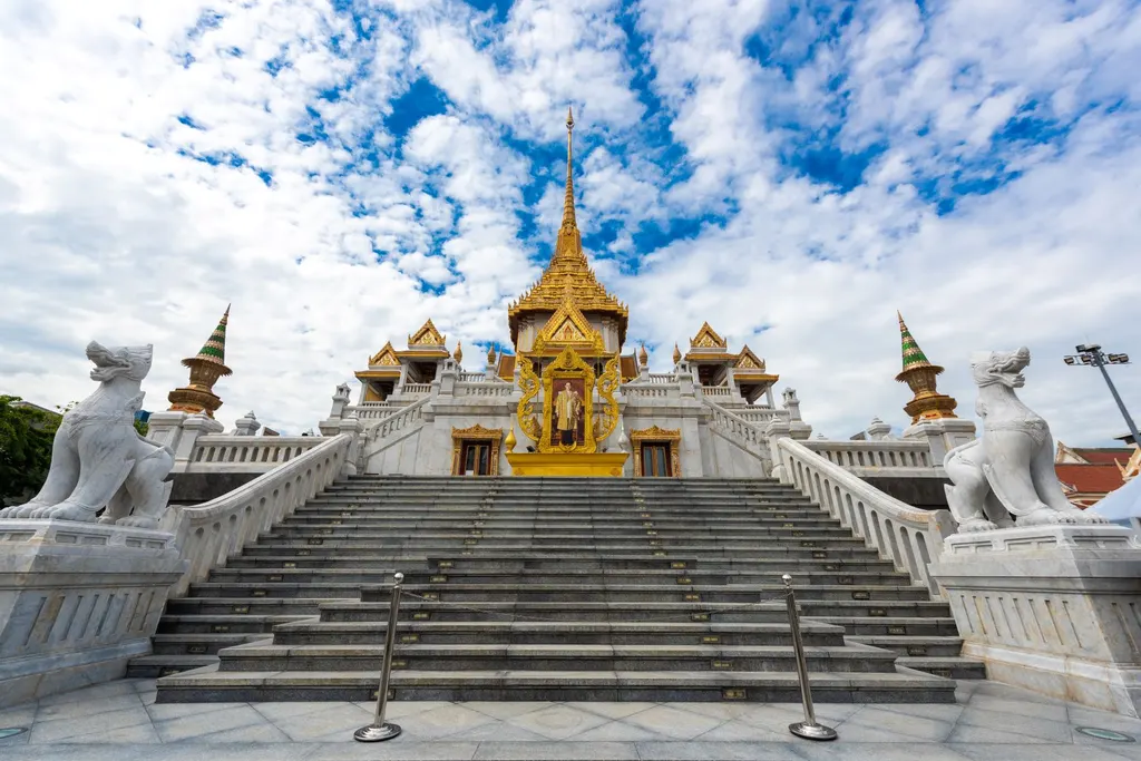 วัดไตรมิตรวิทยาราม วรวิหาร