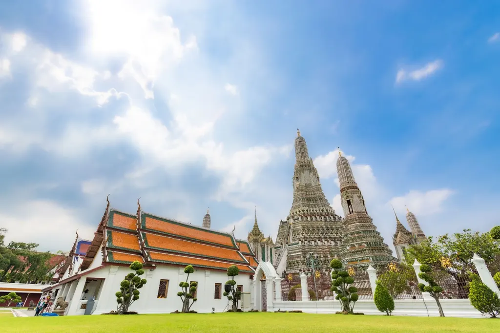 วัดอรุณราชวราราม ราชวรมหาวิหาร