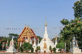 วัดชมภูเวก