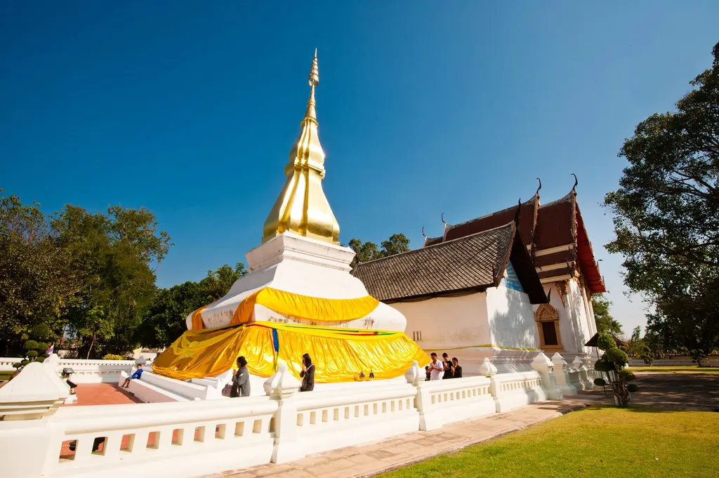 พระธาตุขามแก่น