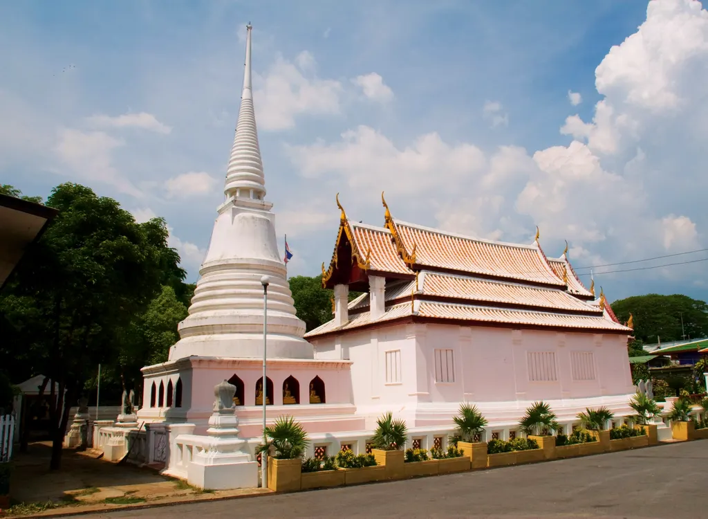 วัดกวิศรารามราชวรวิหาร