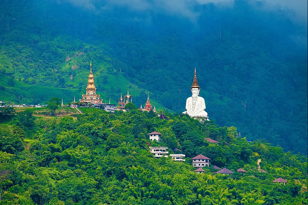 วัดพระธาตุผาซ่อนแก้ว